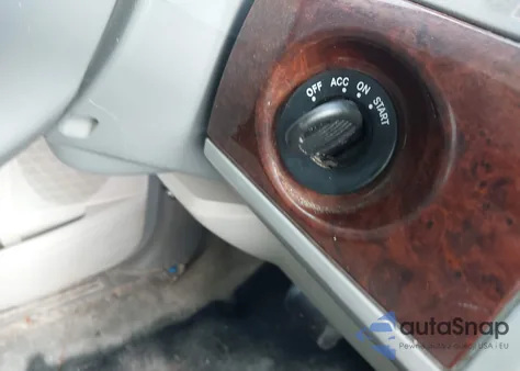 2010 Chrysler Town & Country Touring z USA, uszkodzony, nr VIN 2A4RR5D10AR229096